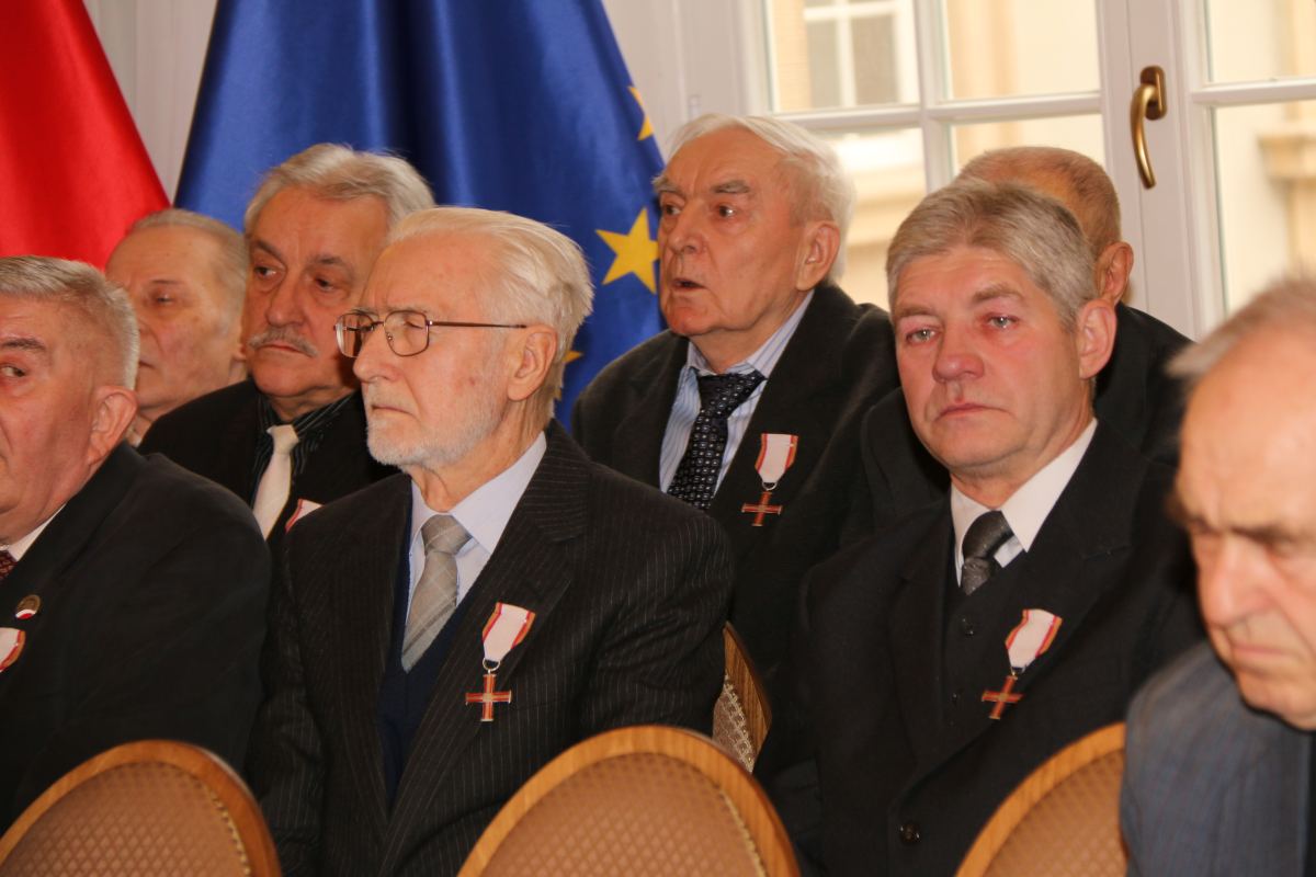 Kolejni legniczanie z  Krzyżami Wolności i Solidarności