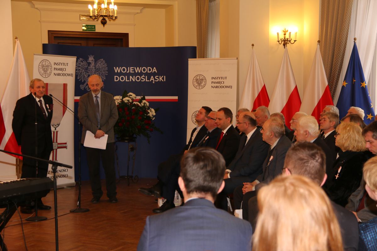 Kolejni legniczanie z  Krzyżami Wolności i Solidarności