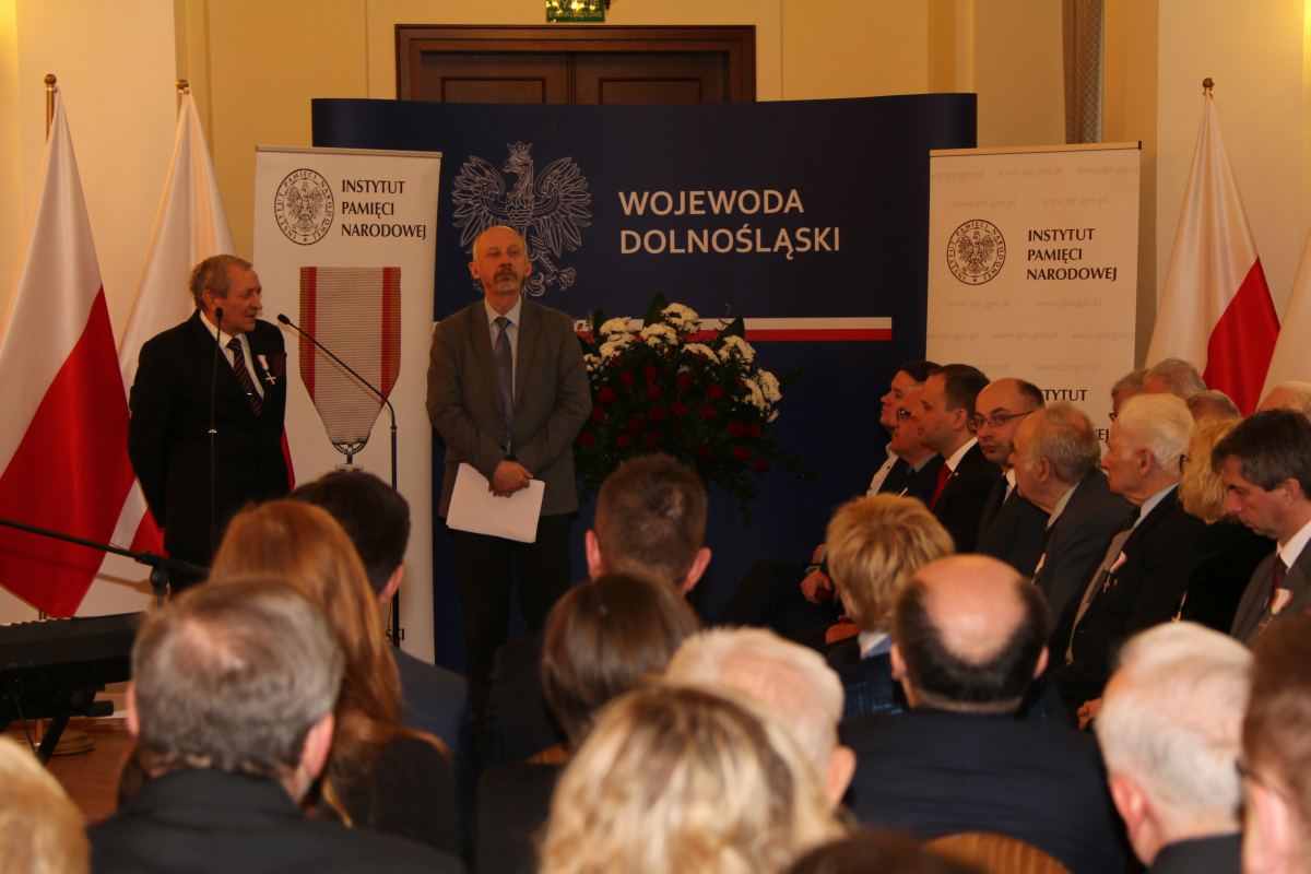 Kolejni legniczanie z  Krzyżami Wolności i Solidarności