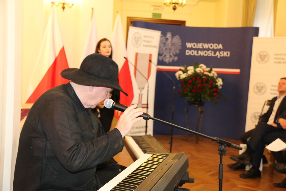Kolejni legniczanie z  Krzyżami Wolności i Solidarności
