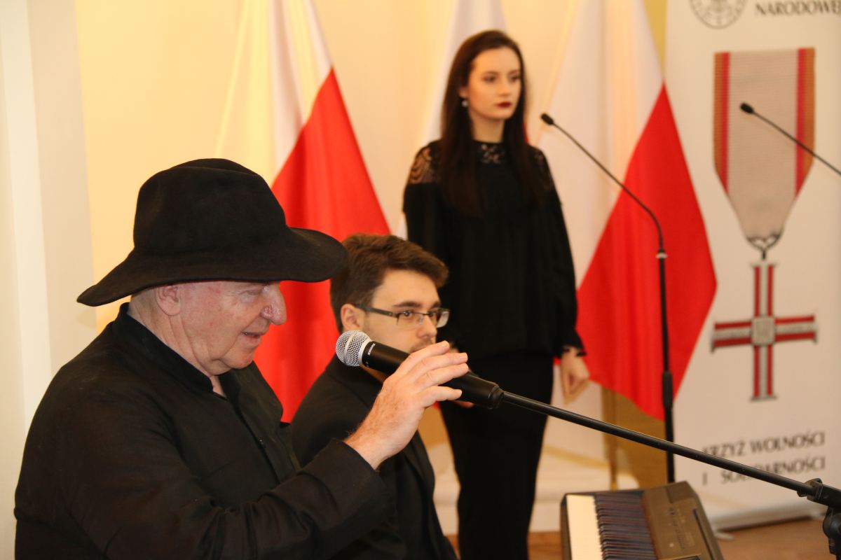 Kolejni legniczanie z  Krzyżami Wolności i Solidarności