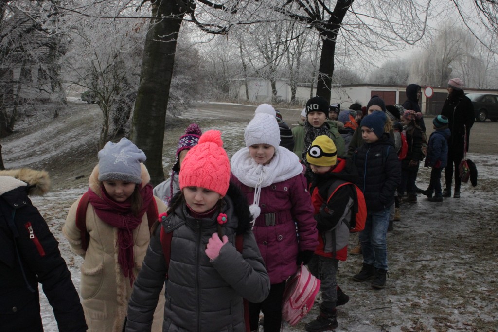 Uczestnicy półkolonii zimowych w Kunicach nie nudzą się