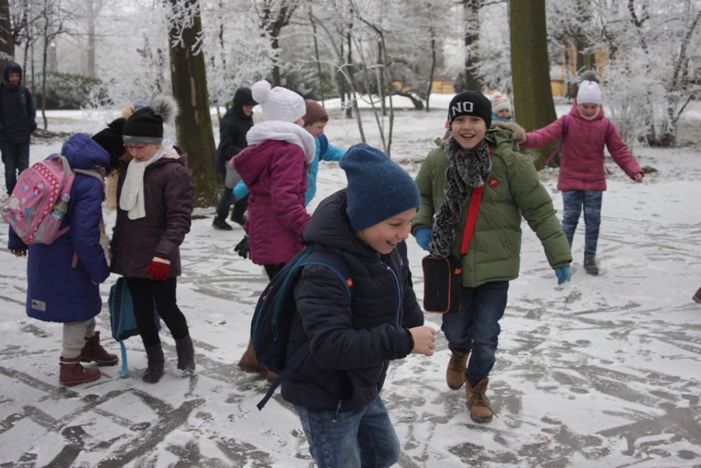 Uczestnicy półkolonii zimowych w Kunicach nie nudzą się