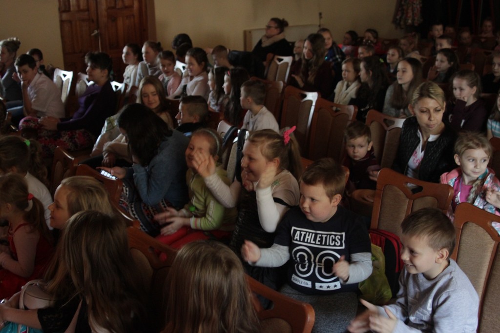 Uczestnicy półkolonii zimowych w Kunicach nie nudzą się