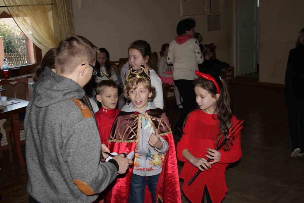 Uczestnicy półkolonii zimowych w Kunicach nie nudzą się