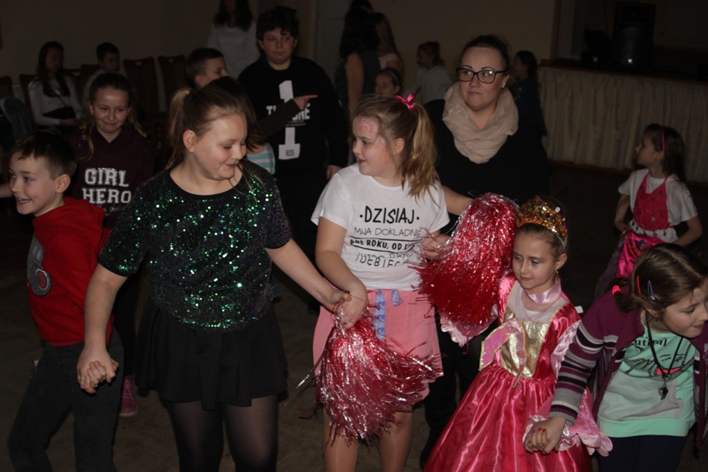 Uczestnicy półkolonii zimowych w Kunicach nie nudzą się