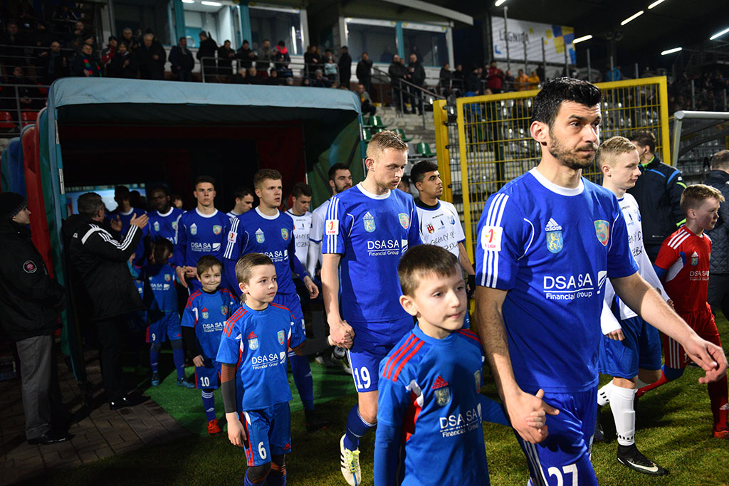 Piłkarze Miedzi Legnica wygrali pierwszy w tym roku ligowy mecz