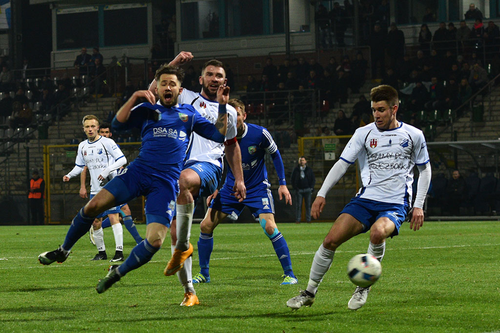 Piłkarze Miedzi Legnica wygrali pierwszy w tym roku ligowy mecz