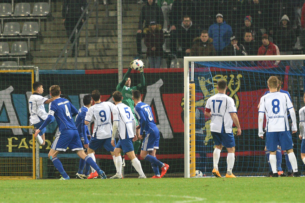 Piłkarze Miedzi Legnica wygrali pierwszy w tym roku ligowy mecz