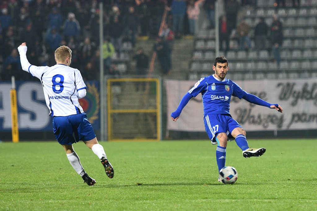 Piłkarze Miedzi Legnica wygrali pierwszy w tym roku ligowy mecz