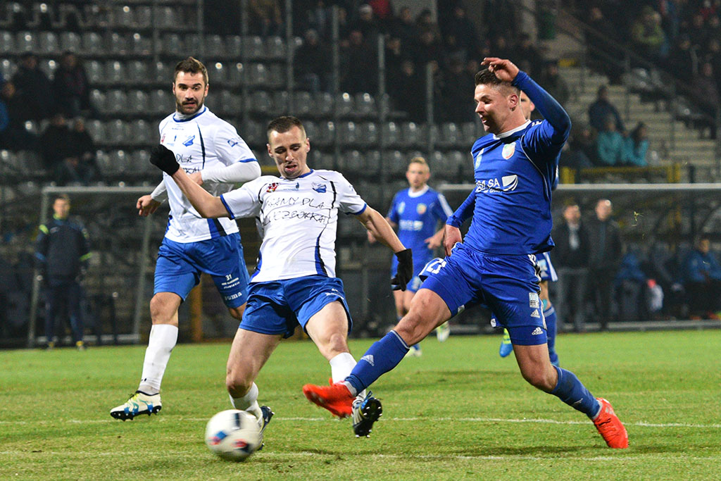 Piłkarze Miedzi Legnica wygrali pierwszy w tym roku ligowy mecz