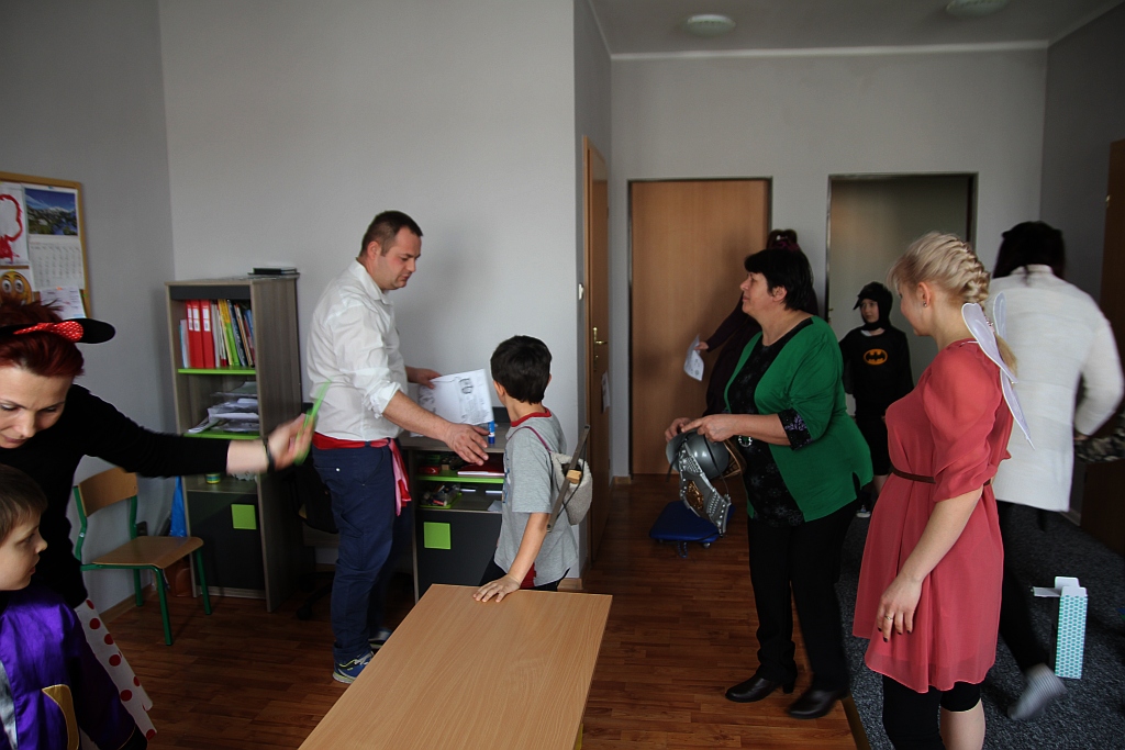 Dzieci ze szkoły „Dar Losu” tańczyły na zabawie karnawałowej