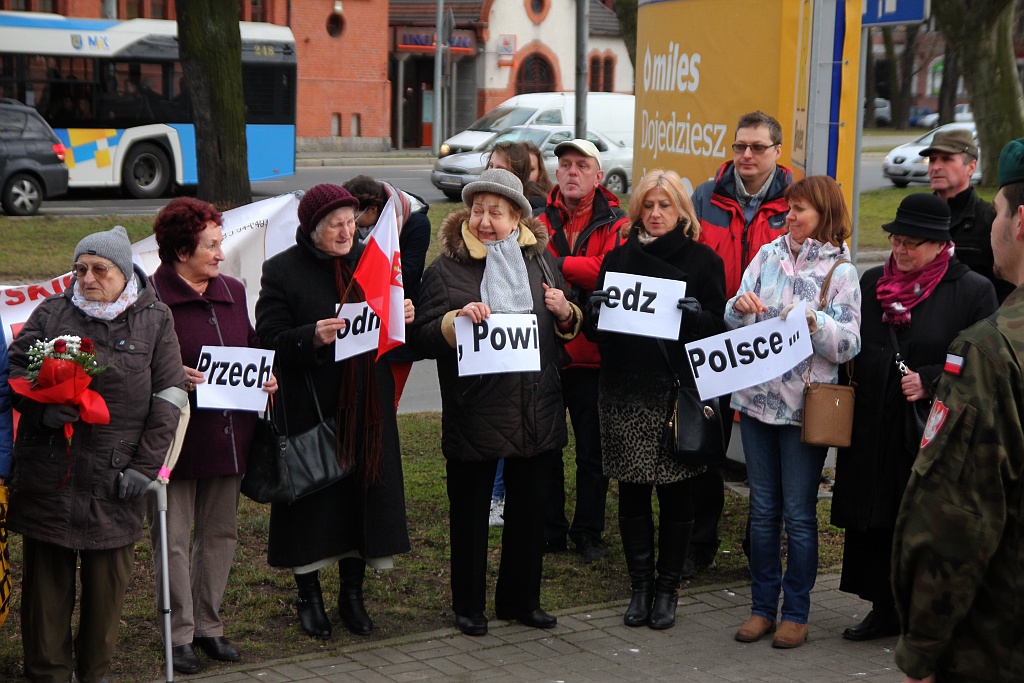 Oddali hołd Żołnierzom Wyklętym pod obeliskiem przy Muzealnej