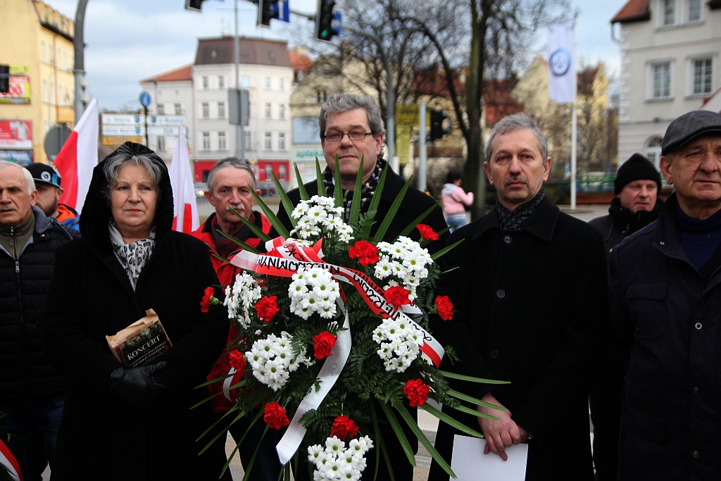 Oddali hołd Żołnierzom Wyklętym pod obeliskiem przy Muzealnej