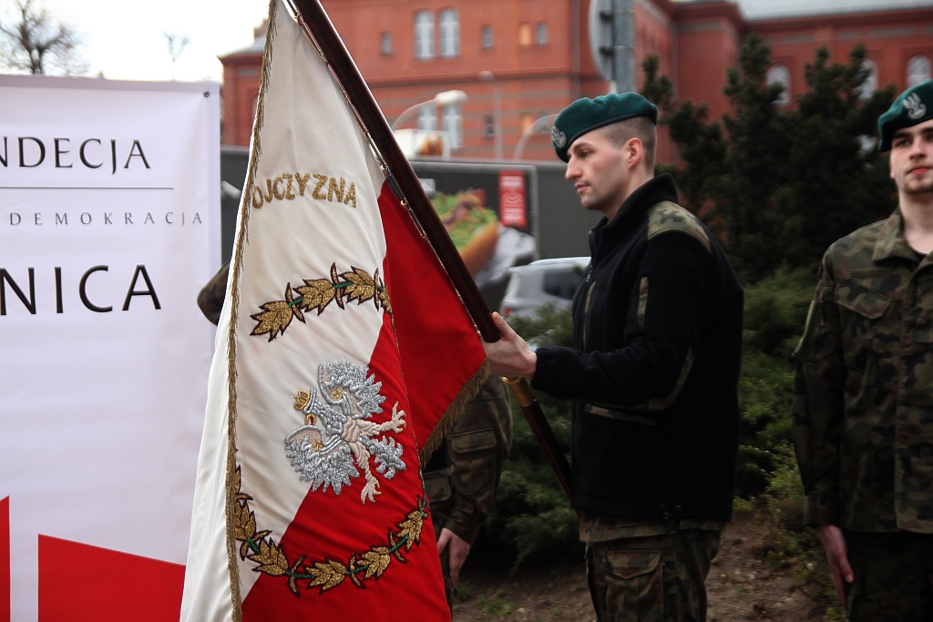 Oddali hołd Żołnierzom Wyklętym pod obeliskiem przy Muzealnej