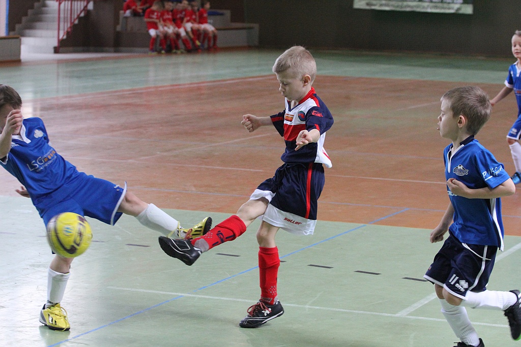 Sześć drużyn wystąpiło w Bałwankowym Turnieju Piłki Nożnej