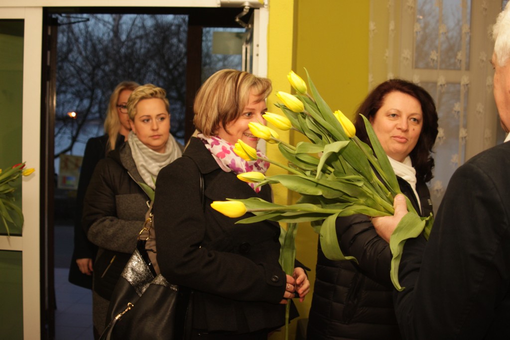 Koń Polski bawił mieszkanki gminy Kunice z okazji Dnia Kobiet