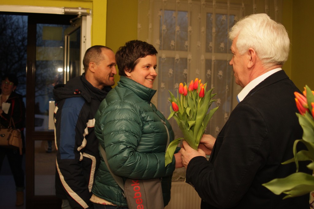 Koń Polski bawił mieszkanki gminy Kunice z okazji Dnia Kobiet