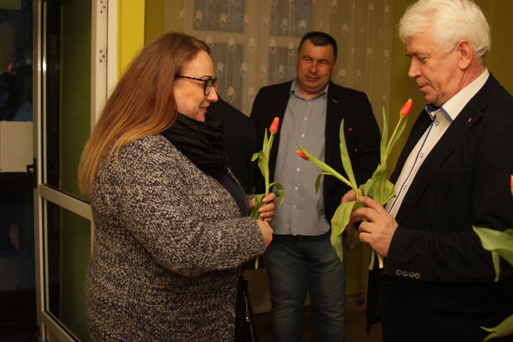 Koń Polski bawił mieszkanki gminy Kunice z okazji Dnia Kobiet