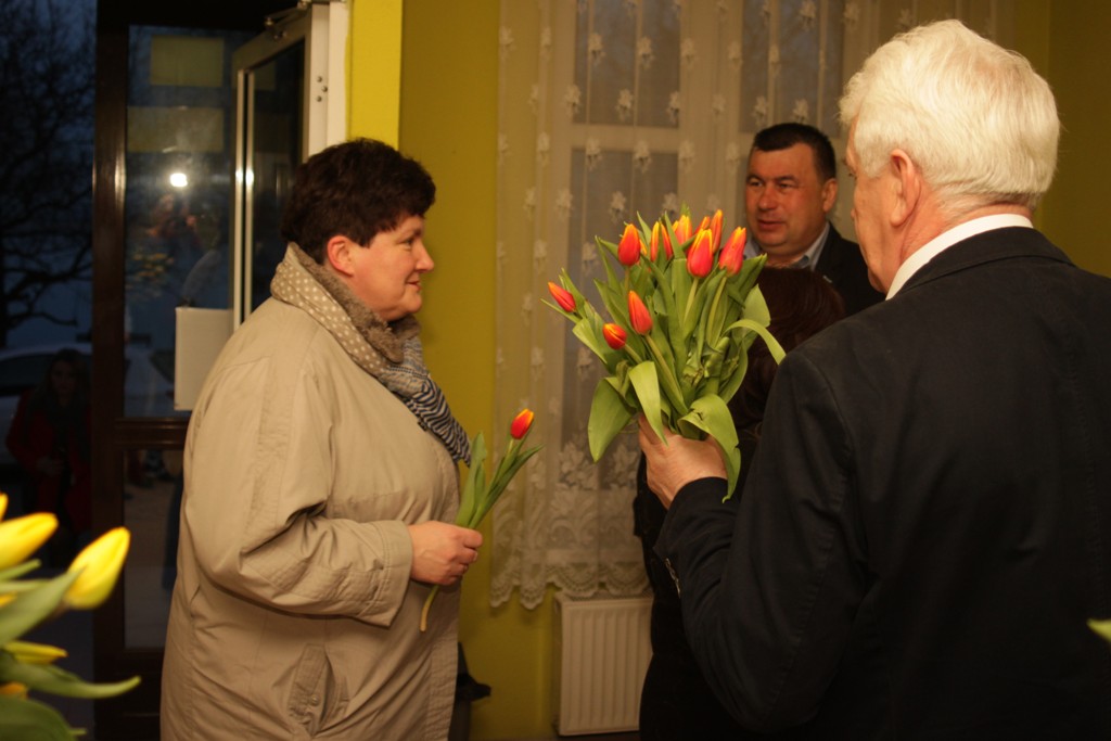 Koń Polski bawił mieszkanki gminy Kunice z okazji Dnia Kobiet