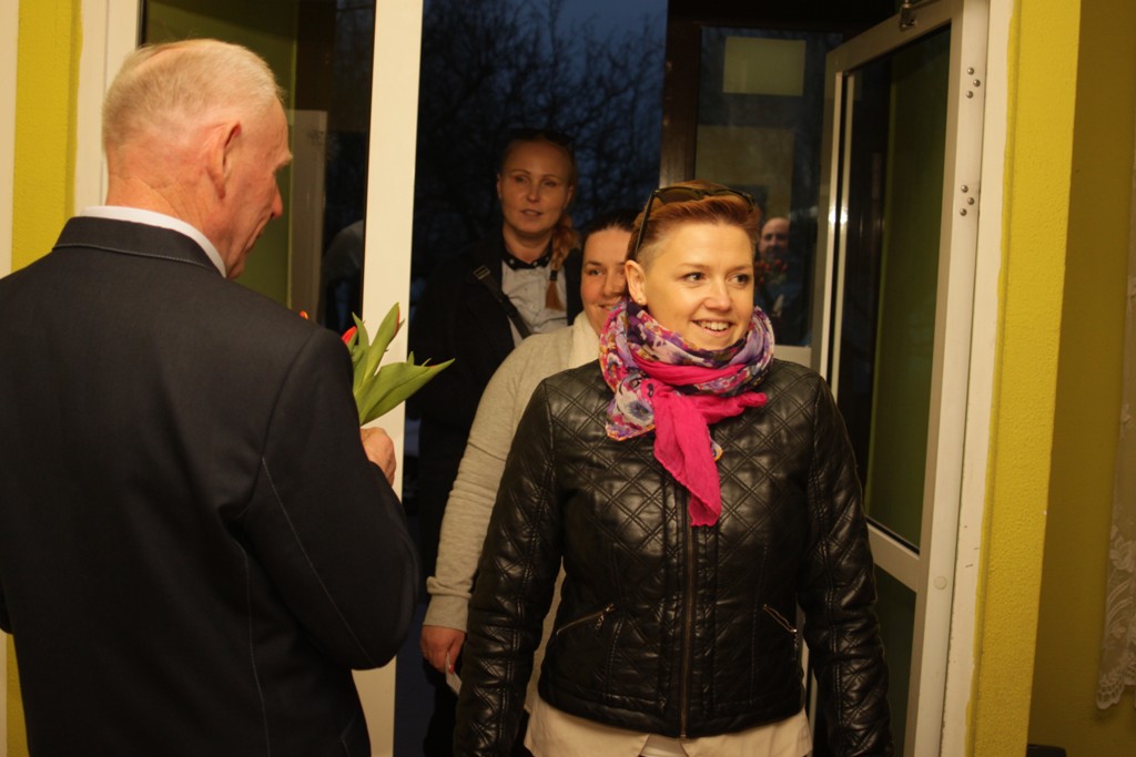 Koń Polski bawił mieszkanki gminy Kunice z okazji Dnia Kobiet