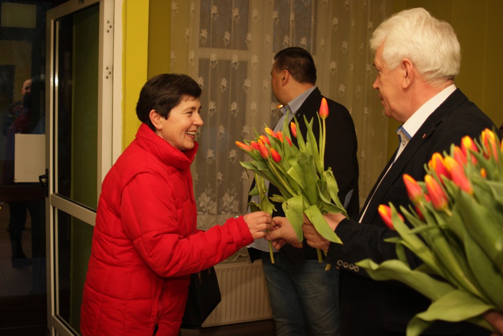 Koń Polski bawił mieszkanki gminy Kunice z okazji Dnia Kobiet