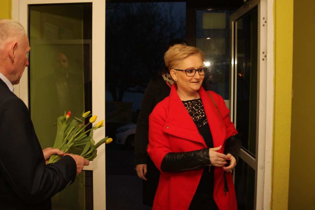 Koń Polski bawił mieszkanki gminy Kunice z okazji Dnia Kobiet
