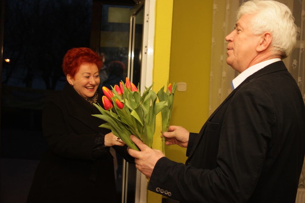 Koń Polski bawił mieszkanki gminy Kunice z okazji Dnia Kobiet