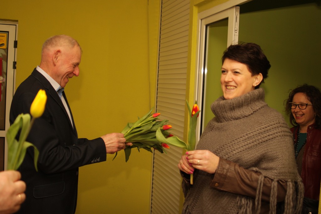 Koń Polski bawił mieszkanki gminy Kunice z okazji Dnia Kobiet