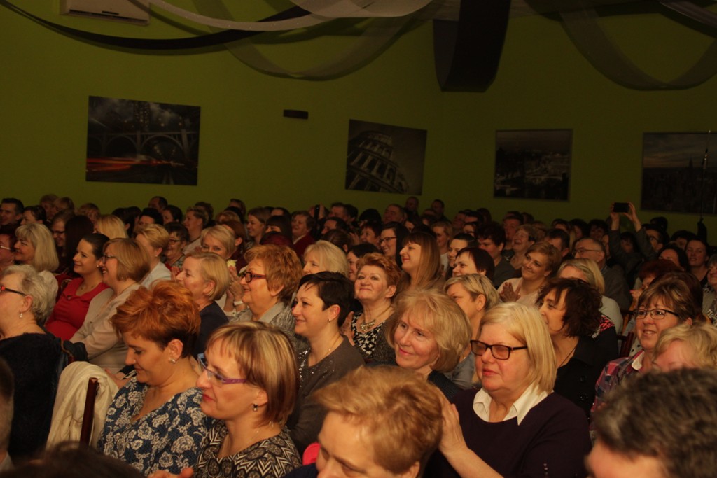 Koń Polski bawił mieszkanki gminy Kunice z okazji Dnia Kobiet