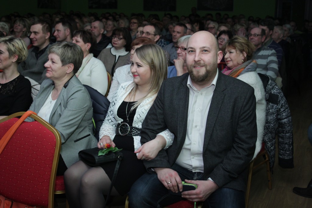 Koń Polski bawił mieszkanki gminy Kunice z okazji Dnia Kobiet