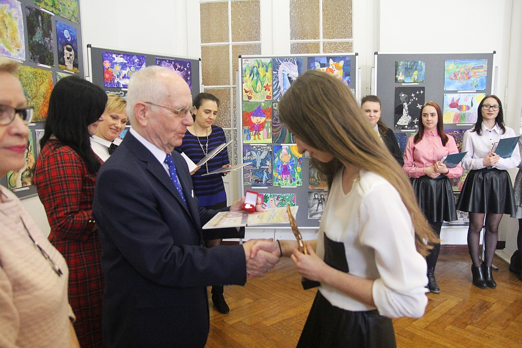 Karolina Chrzanowska z ILO wygrała Konkurs Ośmiu Wspaniałych