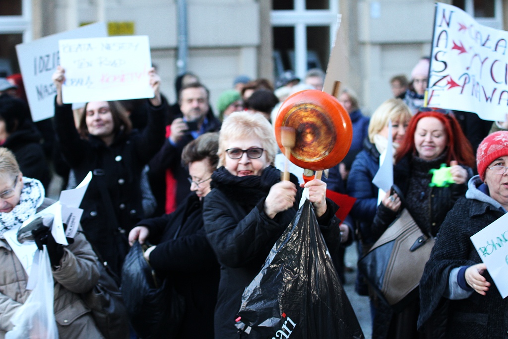 Ponad 300 osób wzięło udział w Międzynarodowym Strajku Kobiet