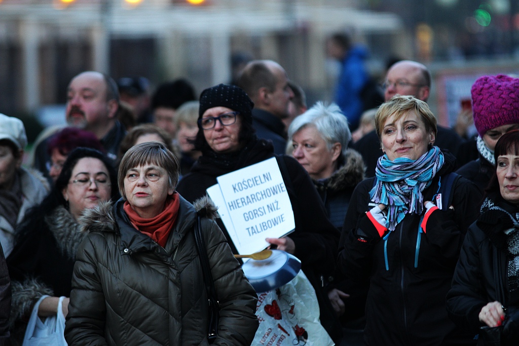 Ponad 300 osób wzięło udział w Międzynarodowym Strajku Kobiet