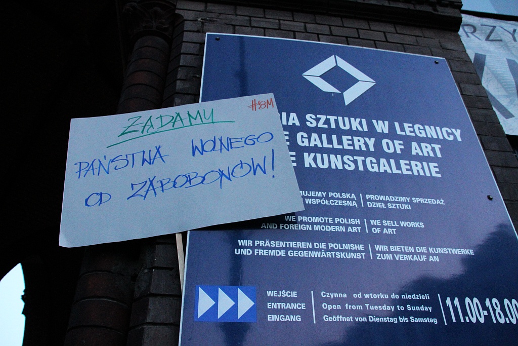 Ponad 300 osób wzięło udział w Międzynarodowym Strajku Kobiet
