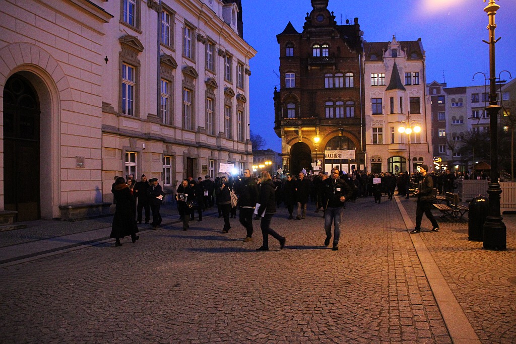 Ponad 300 osób wzięło udział w Międzynarodowym Strajku Kobiet