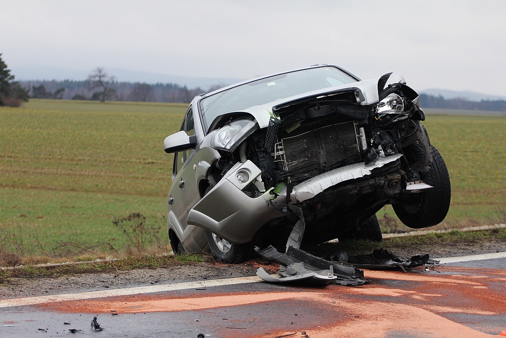 Wypadek z udziałem trzech aut. Trzy osoby lekko ranne