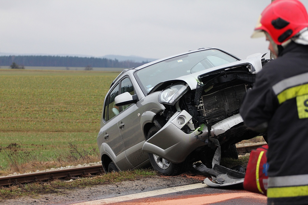 Wypadek z udziałem trzech aut. Trzy osoby lekko ranne