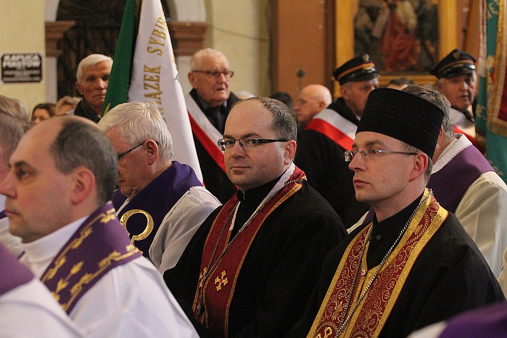Uroczystości pogrzebowe księdza biskupa Tadeusza Rybaka cz1