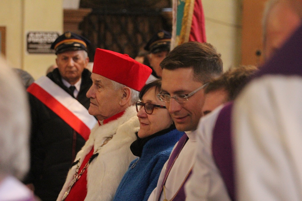 Uroczystości pogrzebowe księdza biskupa Tadeusza Rybaka cz1
