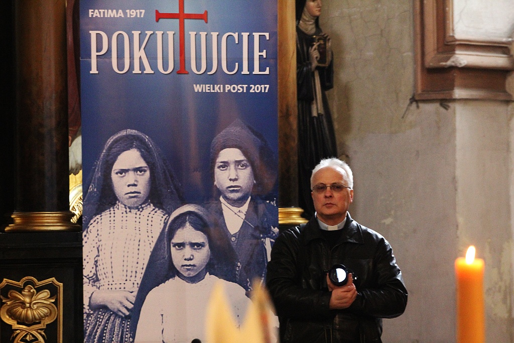 Uroczystości pogrzebowe księdza biskupa Tadeusza Rybaka cz1