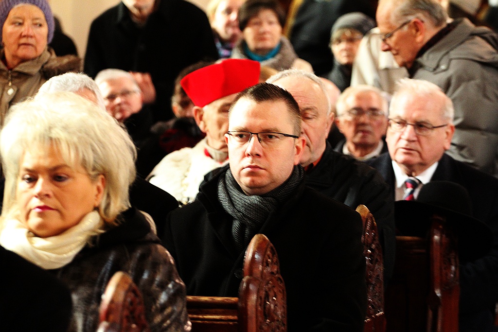 Uroczystości pogrzebowe księdza biskupa Tadeusza Rybaka cz2
