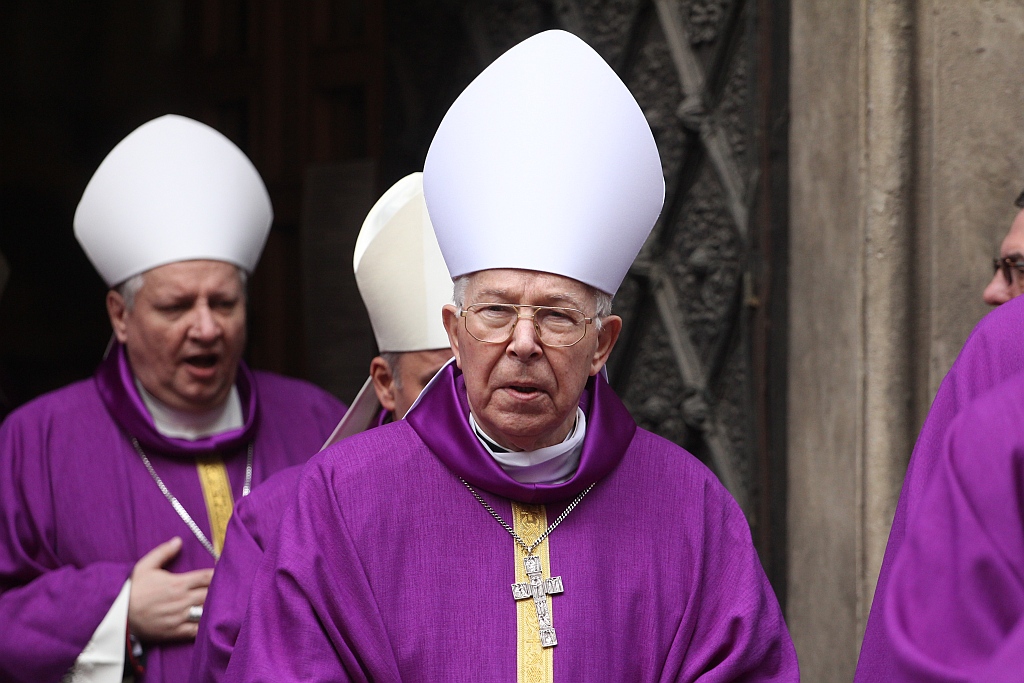 Uroczystości pogrzebowe księdza biskupa Tadeusza Rybaka cz1