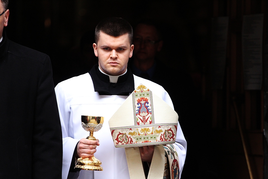Uroczystości pogrzebowe księdza biskupa Tadeusza Rybaka cz1