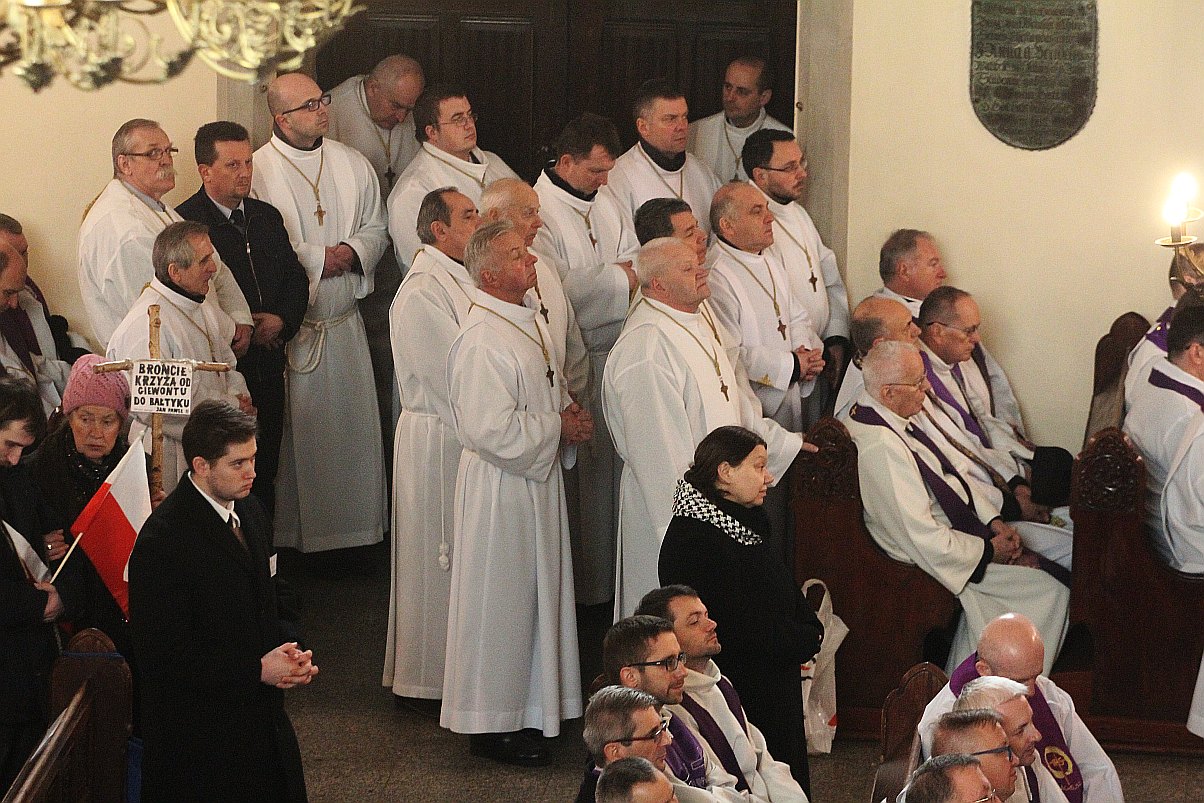 Uroczystości pogrzebowe księdza biskupa Tadeusza Rybaka cz2
