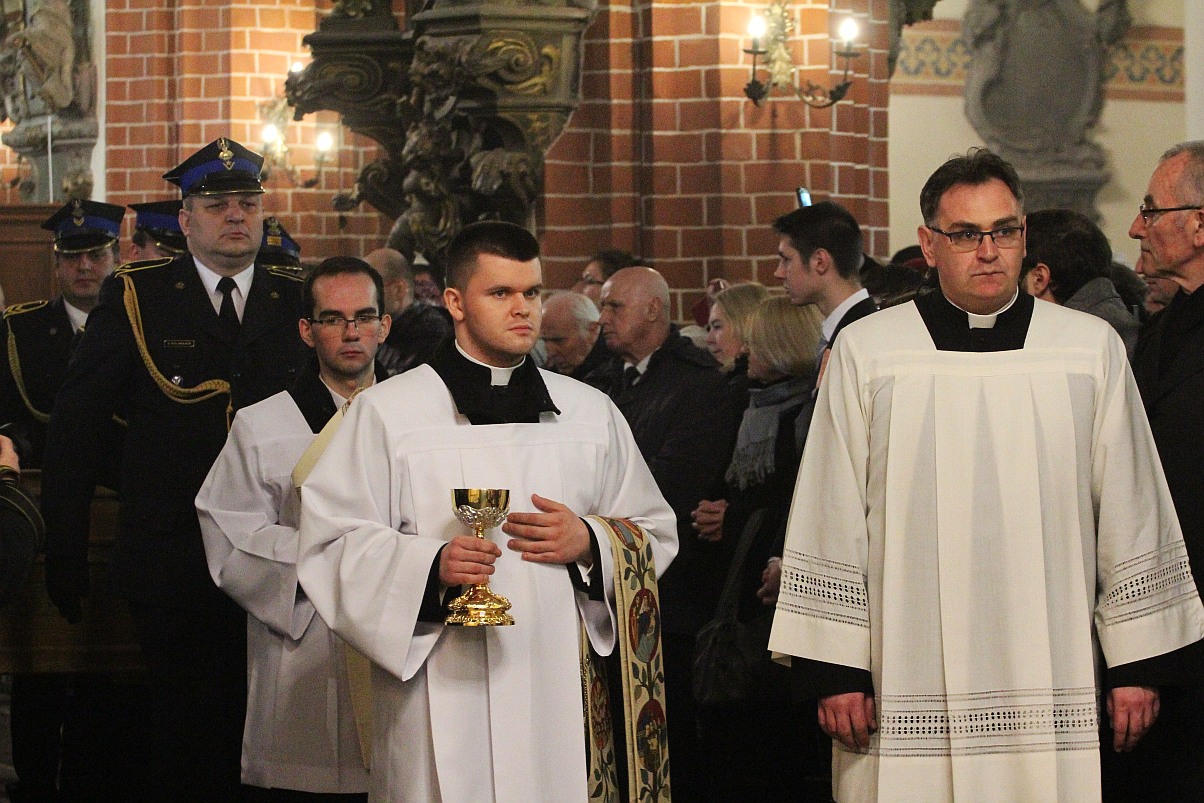 Uroczystości pogrzebowe księdza biskupa Tadeusza Rybaka cz2
