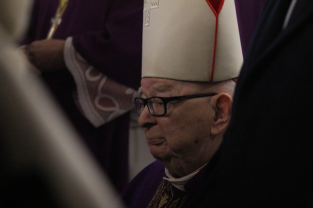 Uroczystości pogrzebowe księdza biskupa Tadeusza Rybaka cz2
