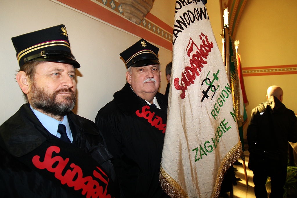 Uroczystości pogrzebowe księdza biskupa Tadeusza Rybaka cz2
