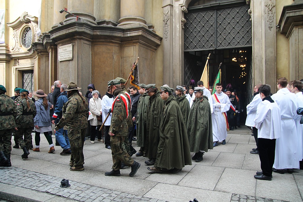 Uroczystości pogrzebowe księdza biskupa Tadeusza Rybaka cz1
