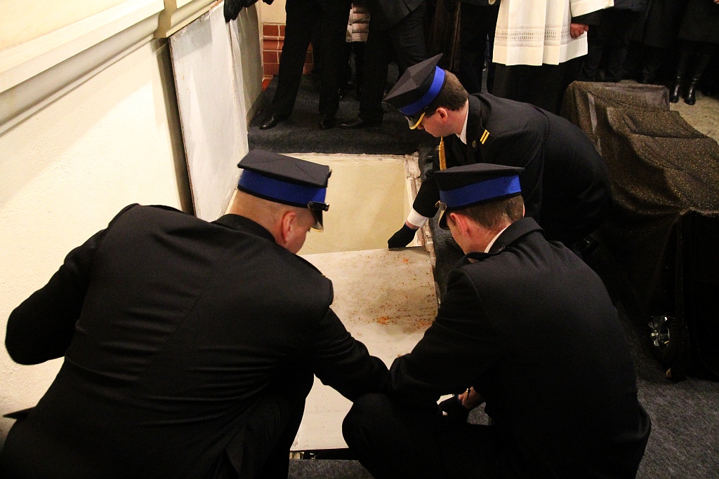 Uroczystości pogrzebowe księdza biskupa Tadeusza Rybaka cz2
